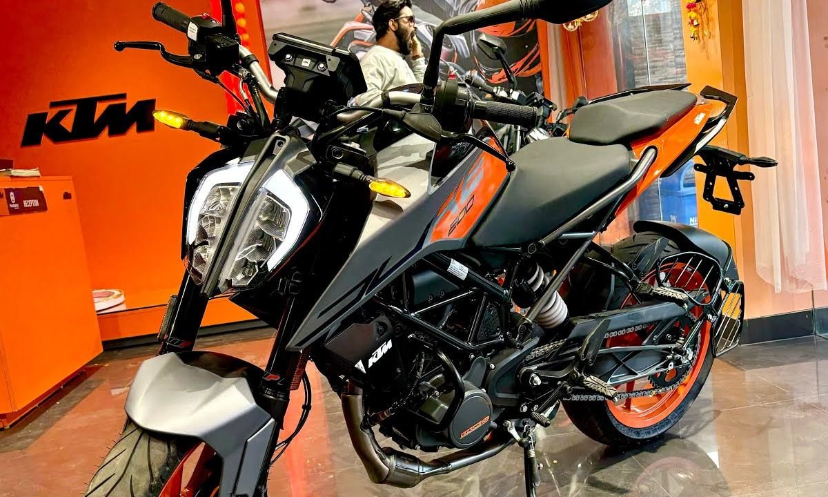 ₹11,974 के डाउन पेमेंट पर लाए KTM Duke 200 हर महीने देने होंगे बस इतनी EMI । जाने इसकी सभी विशेषताएं।